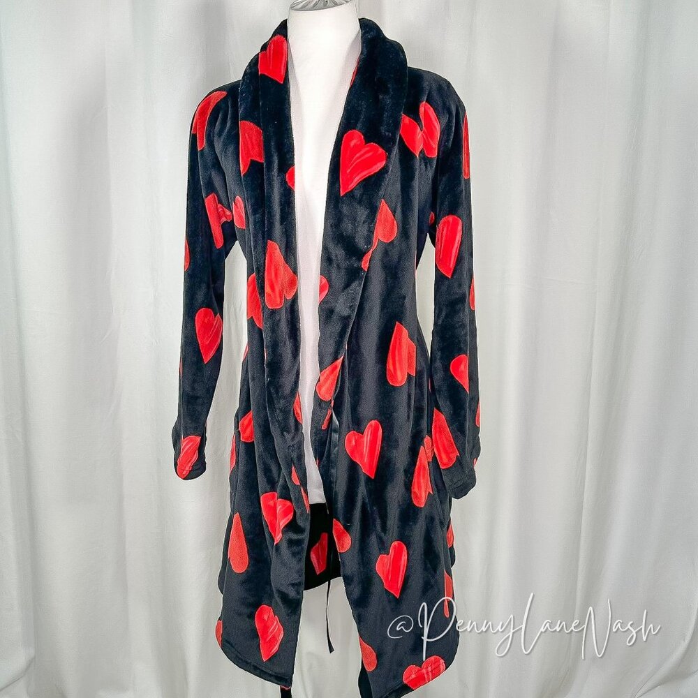 NWT Victoria's Secret Red & Black Hearts Cozy Short Robe - Picture 2 of 13
